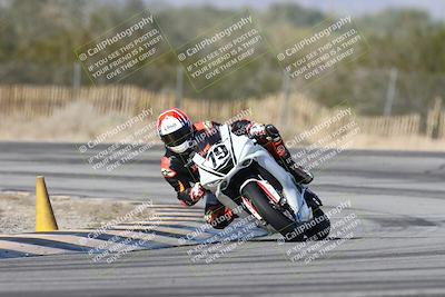 media/Dec-01-2025-Moto Forza (Mon) [[2daa91e15f]]/1-Advanced Group/Session 3 (Turn 3)/